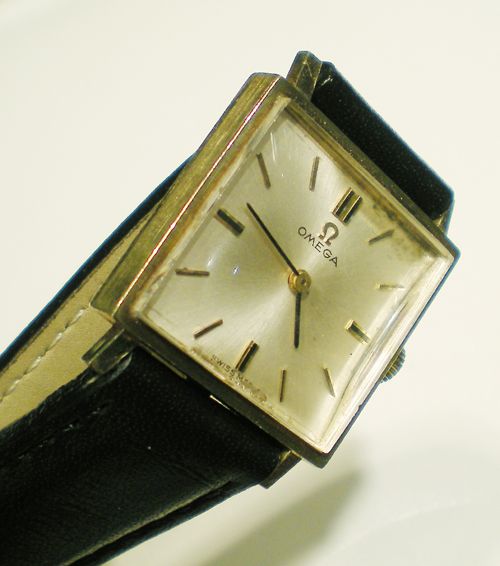circa 1960, Ladies watch in 14ct gold