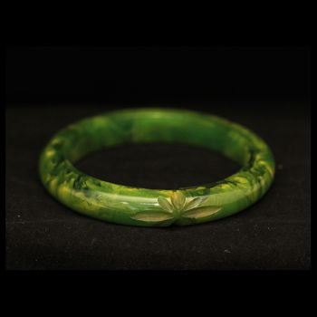 Deco era Emerald Green with creamed corn swirl deeply carved Bakelite bangle, great as a pair
