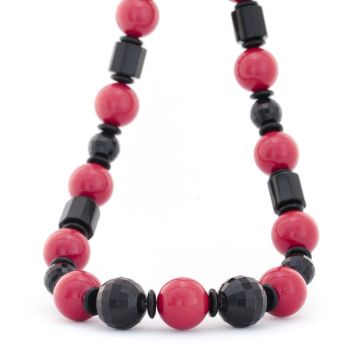 Black and Cherry Red Early Plastic Beaded Necklace