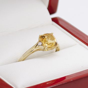 9ct Citrine, Diamond Ring, High-quality, Yellow Gold, Sophisticated, Classic, Vibrant, Oval-Cut, Round-Cut, Dazzling, Elegant, Timeless.