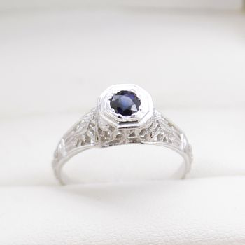 Vintage Filigree Ring, Vintage Filigree Engagement Ring, Art Deco Filigree Ring, Antique Sapphire Ring, Vintage Jewellery, Art Deco Jewellery, Antique Jewellery, Sydney Vintage Jewellery, Sydney Antique Jewellery, Sydney Art Deco Jewellery, Vintage Sapphi