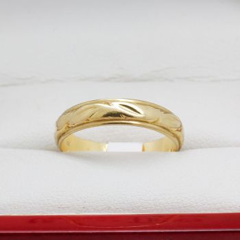Vintage Engraved Gold Wedding Band Ring