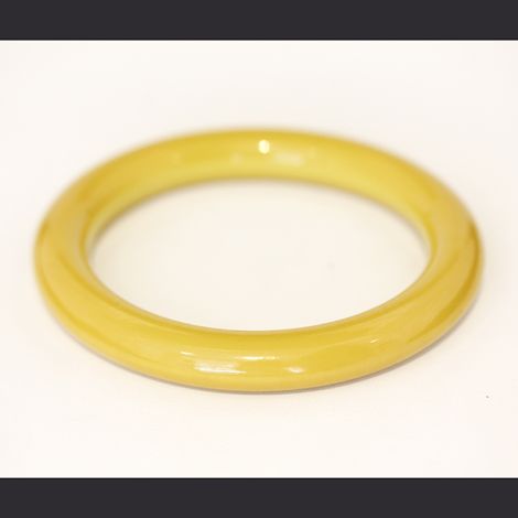 Lovely Art Deco era round edged Bakelite bangle in Mustard yellow