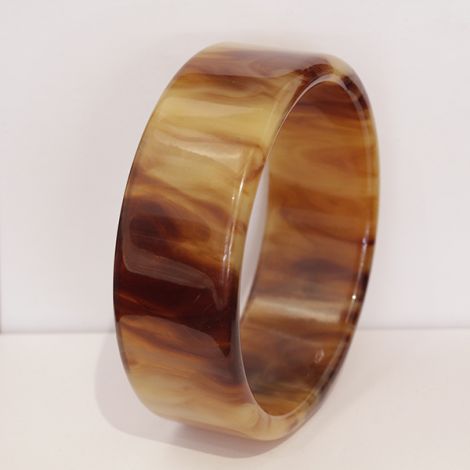 Great Vintage Tortoise shell Bakelite bangle with translucent marbling.