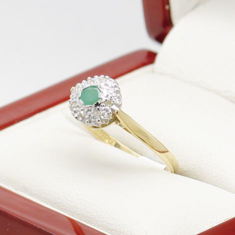 Vintage Emerald Ring, Vintage Emerald Diamond Ring, Vintage Jewellery, Sydney Vintage Jewellery, Vintage Emerald Jewellery, Antique Jewellery, 1960s Ring, Vintage Diamond Ring, 