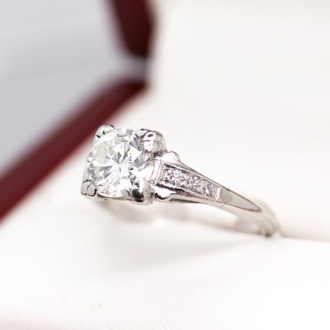 Art Deco Platinum Engagement Ring with 1.06ct VS2 / G Diamonds. 