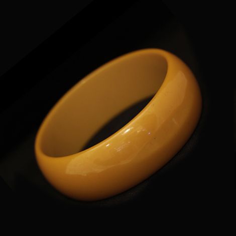Vintage Bakelite bangle, Pumpkin Orange, 1950's Bakelite classic shape bangle