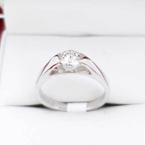 Estate Jewellery, Engagement Ring with a certified high quality, VS/G GIA Diamond
