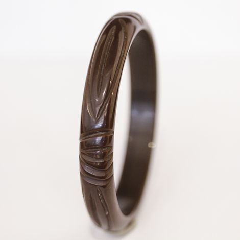 Art Deco brown carved Bakelite bangle.  Vintage Bangle.