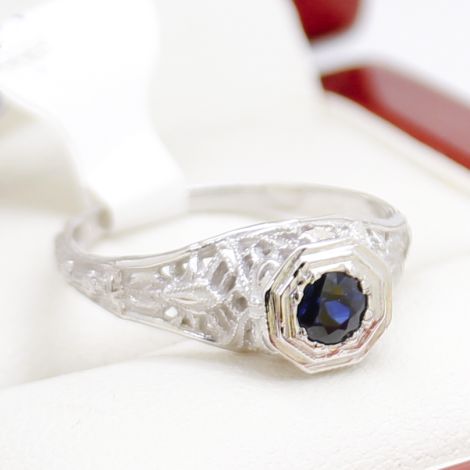 Vintage Filigree Ring, Vintage Filigree Engagement Ring, Art Deco Filigree Ring, Antique Sapphire Ring, Vintage Jewellery, Art Deco Jewellery, Antique Jewellery, Sydney Vintage Jewellery, Sydney Antique Jewellery, Sydney Art Deco Jewellery, Vintage Sapphi