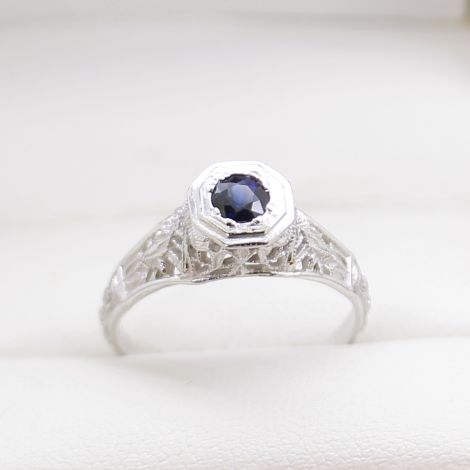 Vintage Filigree Ring, Vintage Filigree Engagement Ring, Art Deco Filigree Ring, Antique Sapphire Ring, Vintage Jewellery, Art Deco Jewellery, Antique Jewellery, Sydney Vintage Jewellery, Sydney Antique Jewellery, Sydney Art Deco Jewellery, Vintage Sapphi