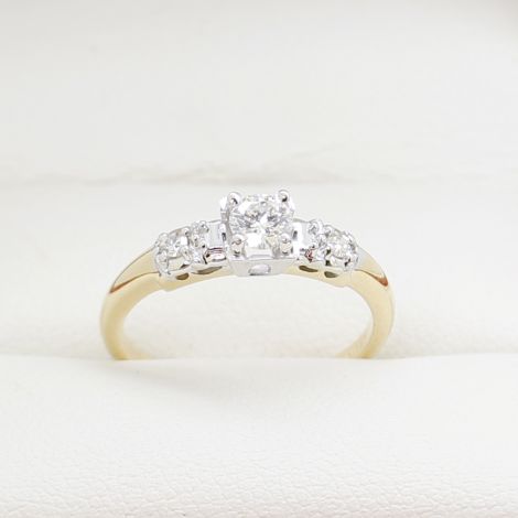 Vintage Engagement ring in yellow gold, Art Deco Diamond Engagement Ring, Antique Diamond Ring, Vintage Sydney Engagement Rings, Sydney Vintage Jewellery, Australia Vintage Jewellery, Sydney Antique Jewellery, Vintage Two Tone Ring, Vintage Handmade Diamo