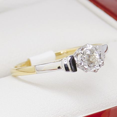 Vintage Jewellery Sydney, Two Tone Engagement Ring, Platinum Shoulders, Sydney Vintage Jewellery, Vintage Diamond Ring, Art Deco Diamond Ring, Vintage Engagement Rings, Art Deco Engagement Rings, Art Deco Jewellery Sydney, 